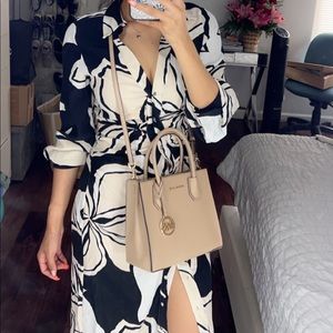 New Michael Kors Medium Messenger Crossbody & Handbag